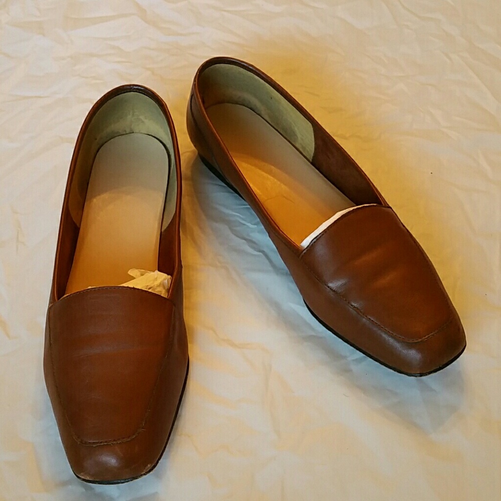 Enzo Angiolini brown loafers